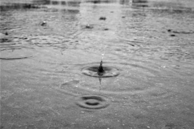 「非主流下雨天」一句适合雨天谈论朋友圈心情的句子，以及雨天朋友圈心情精选