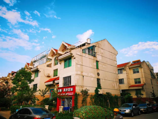宁德这个别墅,从高冷的跑道群到如今的地方社区美食,原来是因为.人气带别墅图片