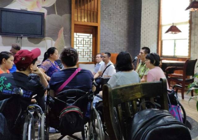 BT页游私服精彩人生,拥抱幸福生活
