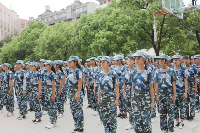 35℃高温下,钟祥这6所重点高中的最新军训照片曝光!速