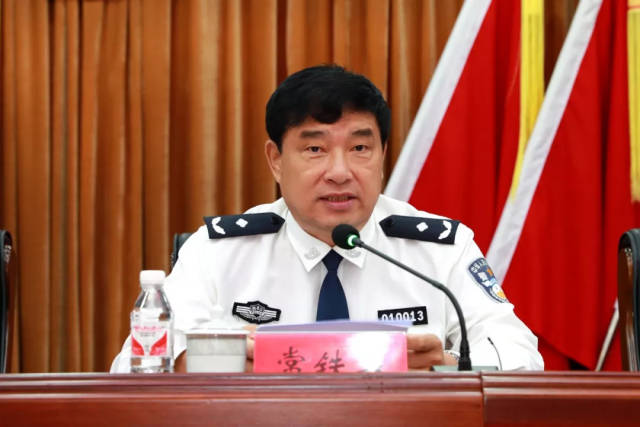 对此,哈尔滨市公安局副局长尹喜峰,公安交通管理局局长常铁森结合