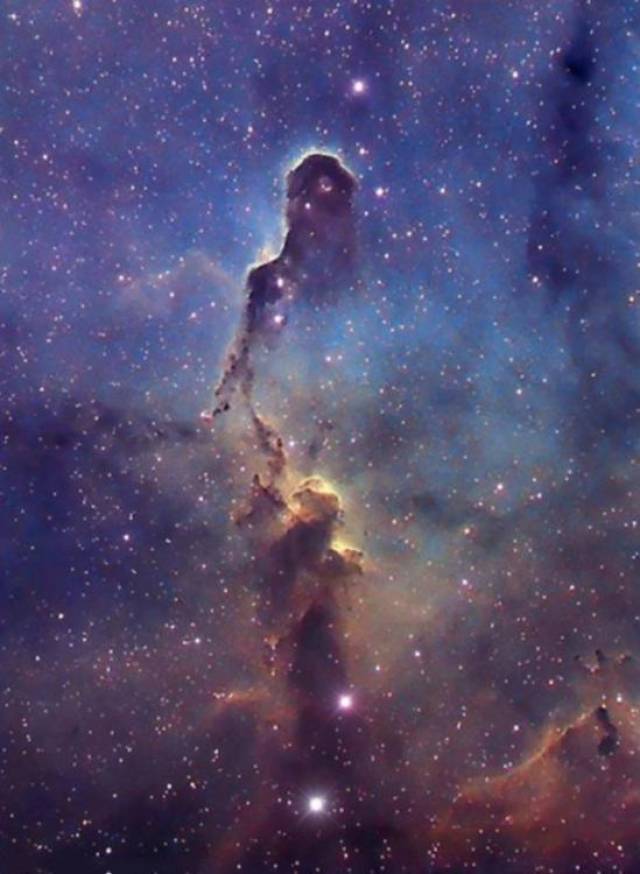 天文望远镜拍摄的宇宙照片如奇幻空间.