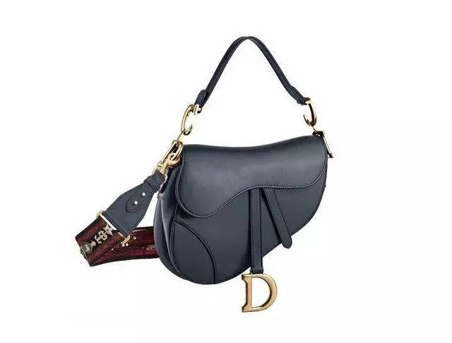 Dior马鞍包:时尚复古的轮回