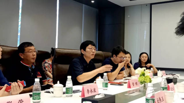 参会人员合影 在李嘉副总,王浩强主任,柔实高级工程师的陪同下,江苏