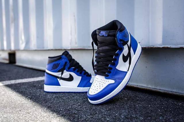 air jordan   retro high game royal aj1 小闪电