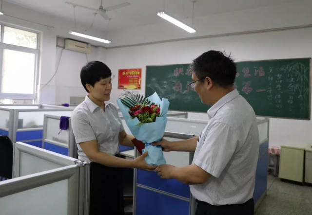 东升二中欢度教师节系列活动暖人心