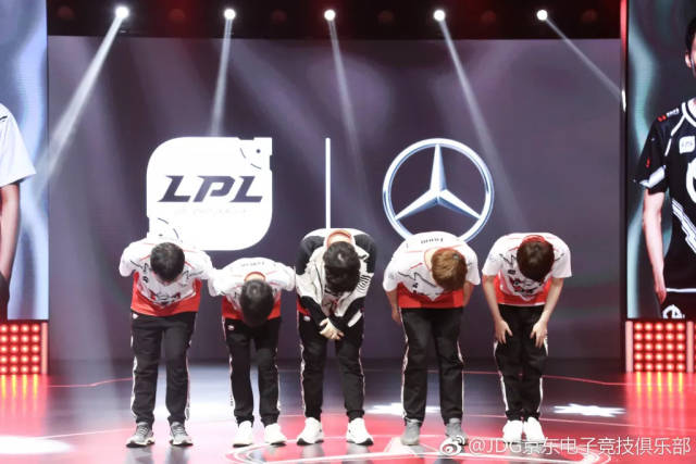 IG退役AD霸榜各直播平台,性感老板,砸钱打cal