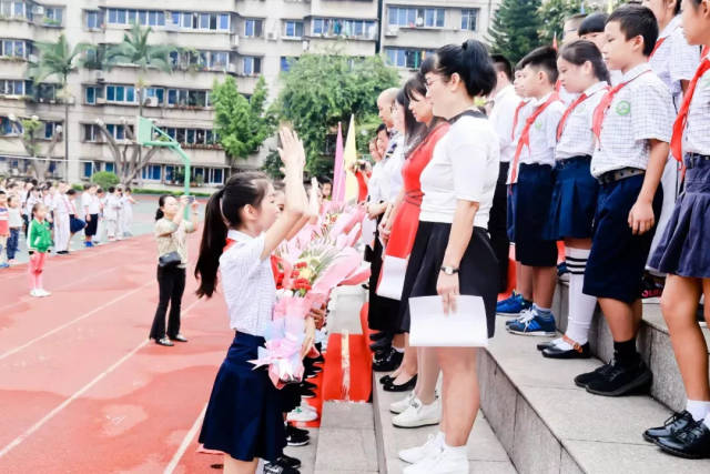 十佳最美 如花绽放—攀枝花市第一小学"别样"的教师节