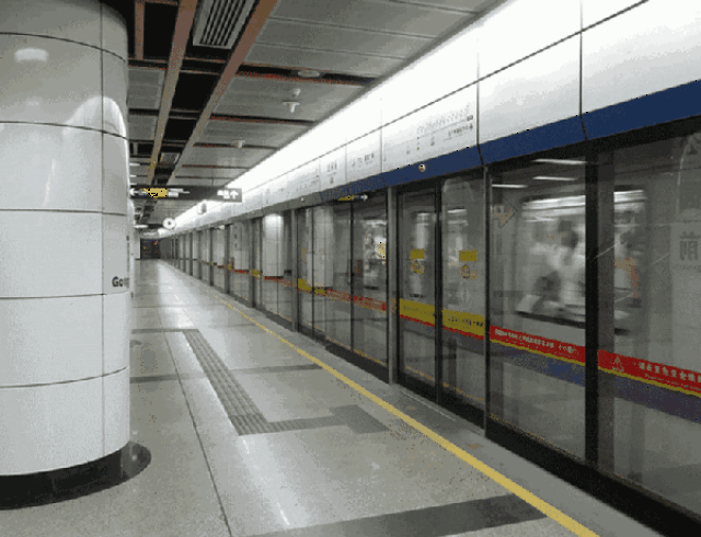 地铁 站台 600_459 gif 动态图 动图