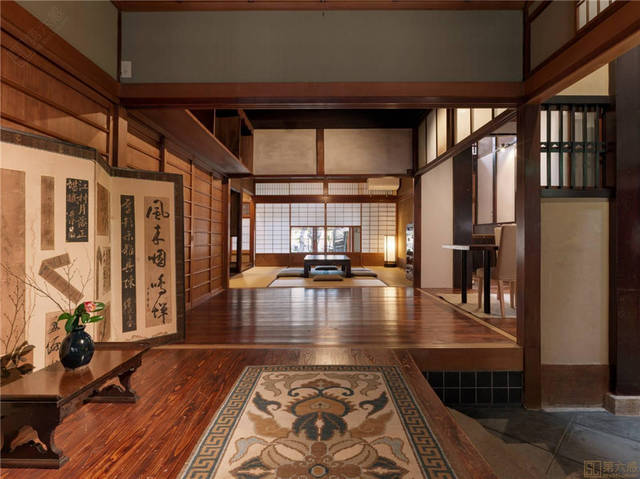 奥材木町屋