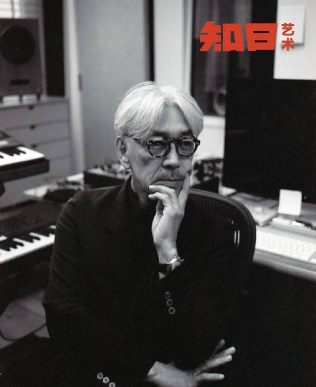 坂本龙一凭借为电影《末代皇帝》谱写的原创配乐,和合作伙伴大卫