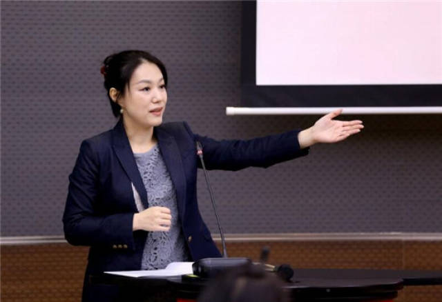 北大三大美女教授,第二位曾和易建联传绯闻,最后一位是不老女神