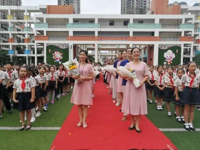 9月10日上午,南宁市天桃实验学校银杉校区开展了主题为"育人一生