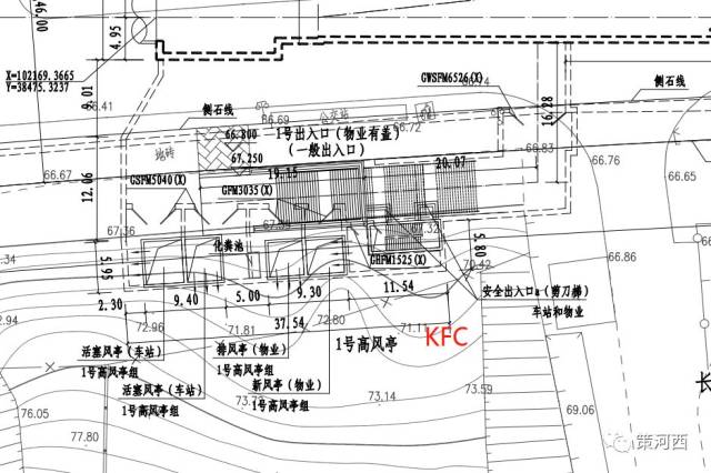 周边建筑一层砖混构筑物 站厅层公共区面积:2281﹐ 站台层公共区面积