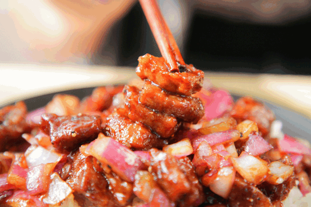 一家被盖饭耽误的炒菜馆子,不提前预定都吃不上!