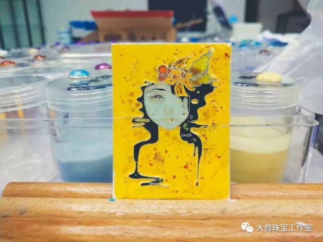 来给自己做个首饰吧!大曾珠宝工作室·上海校区小伙伴们的作品「战报」出来了嗷!