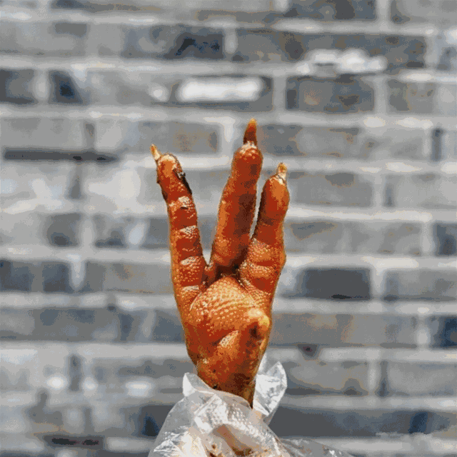 这种鸡爪不能买!被查出.摊主自己都不吃