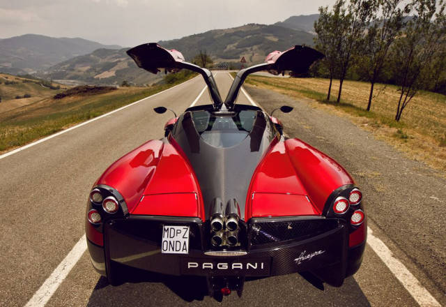 帕加尼风神huayra 叫它大鸟bigbird更合适
