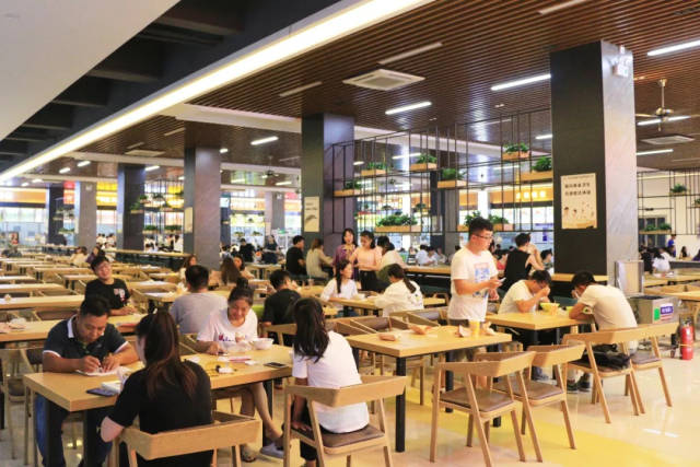 让很多同学都惊呼此为"升达史上颜值最高的食堂"