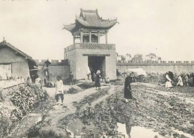 朝阳门(大东门)·1905年摄