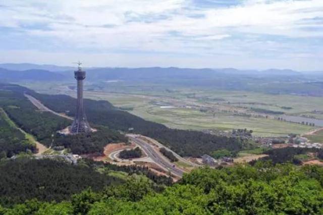 景区:延吉帽儿山---龙井苹果梨花广场-和龙仙景台景区--图们江源.