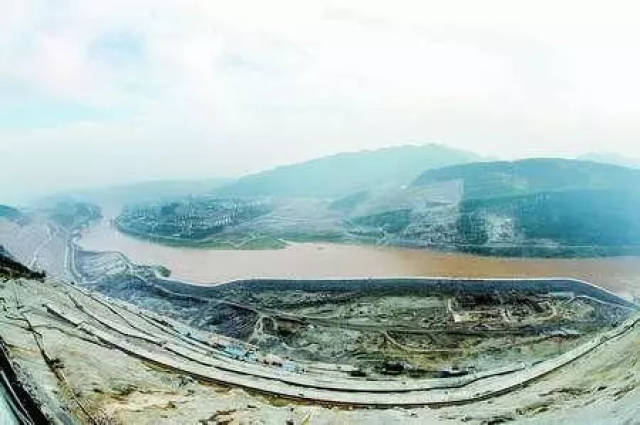 云天化公司 是早在 1994年就跻身 向家坝水电站 距水富县区仅 1500米
