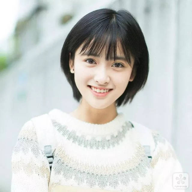 snh48 黄婷婷 接着前段时间,盐系女走红,这种简单清纯的日系裸妆特别