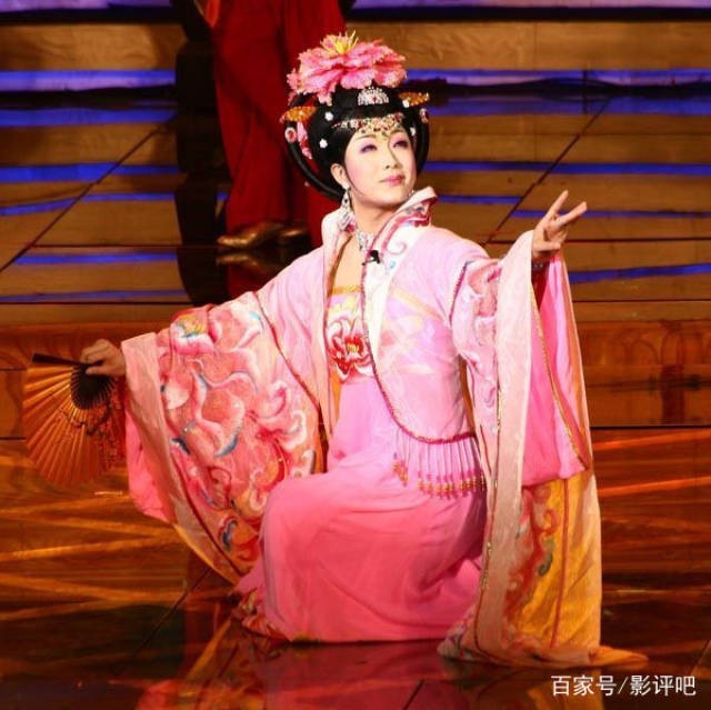 十个男扮女装角色:陆毅惊艳,张卫健清丽,他被鲁迅怼了