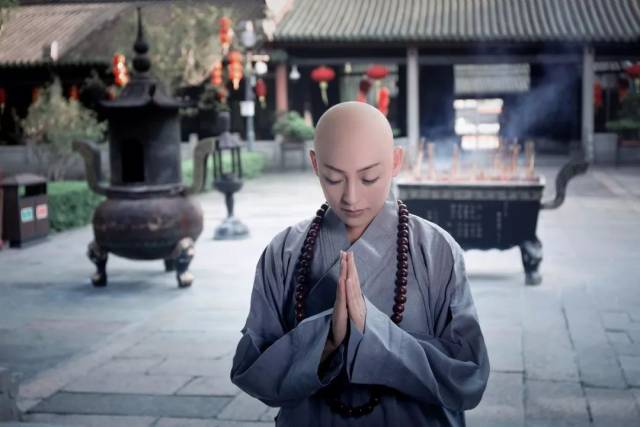 鬼不可怕,因为看不到, 人才可怕,因为猜不透.