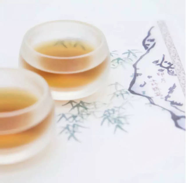 木版水印"印月"礼盒,古法琉璃圆融杯子,体验音乐会敬酒的古风情怀.