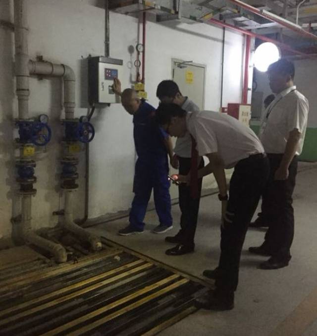 3,检查地下车库排污泵是否能正常使用,备用的应急水泵是否齐备.