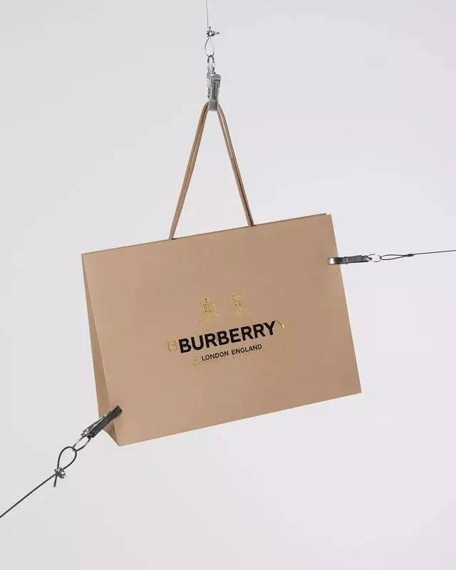 巴宝莉burberry换掉了117年的logo,准备屏霸全球!