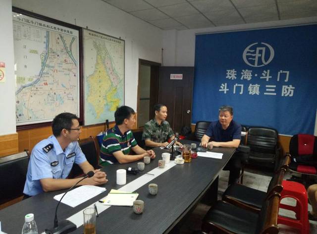 16日一大早,斗门区委副书记林杰到斗门镇督导防御台风山竹工作,要求要