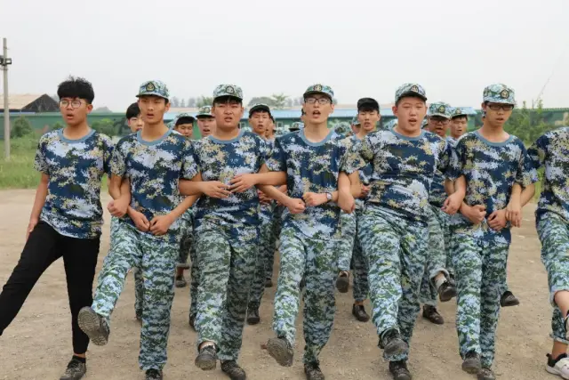 盛华基地:首钢技师学院军训纪实