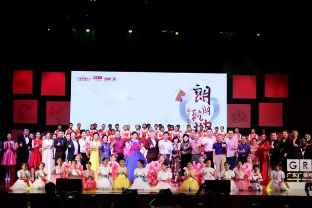 《再别康桥》用中英文朗诵你知道有多美吗?