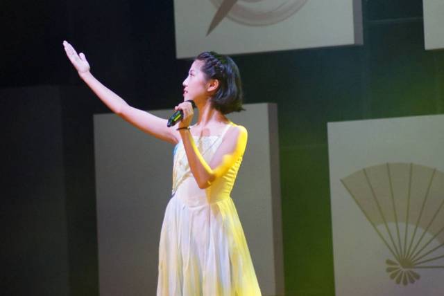 《再别康桥》用中英文朗诵你知道有多美吗?