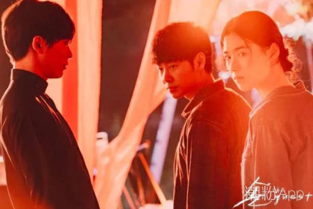 韩剧鬼客剧情介绍 三人组队捉鬼去破案