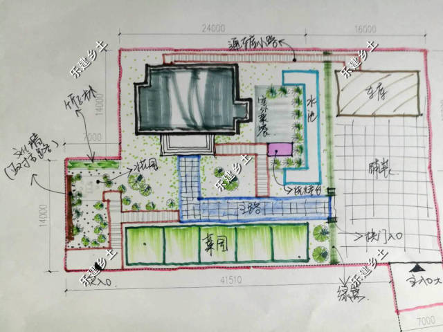设计师根据基地草图,及与业主充分沟通后,手绘总平面图
