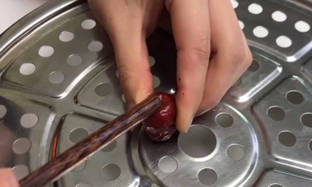 怎么快速去掉枣核 4581b01316da407aa47f3495db210feb.jpeg