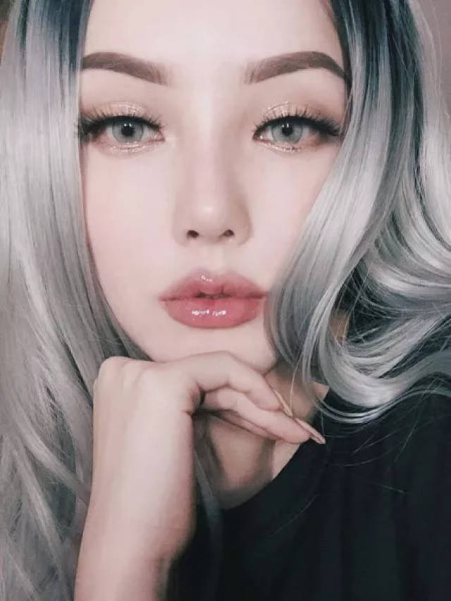 日常的欧美妆容中,pony更加倾向于加粗的后眼尾眼线以及打造眼部轮廓