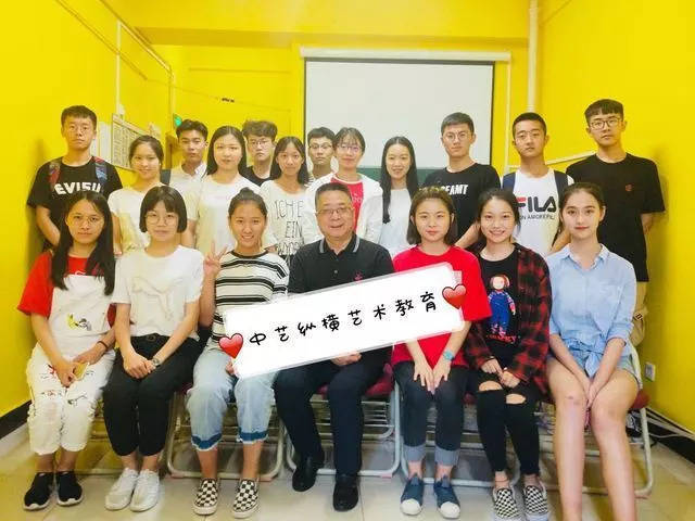 播音主持艺考:高三选择专业还来得及吗