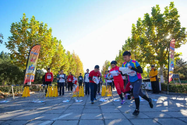 关于举办2018年北京市中小学生阳光体育系列活动-定向越野比赛,羽毛球