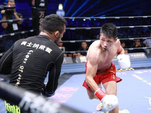 邓泽奇最近很忙,刚ko了巴西悍将,紧接着就要打mma!