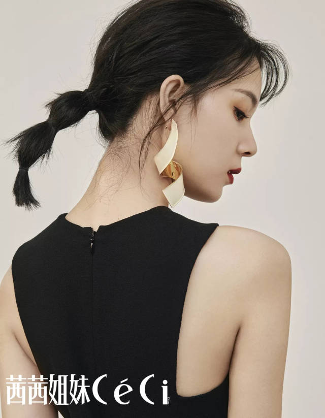 《橙红年代》开播,萝莉脸陈瑶变身霸道女总,戏