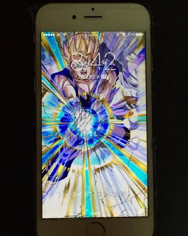 日本网友吐槽:手机屏幕摔碎了,换了壁纸有意想不到的效果