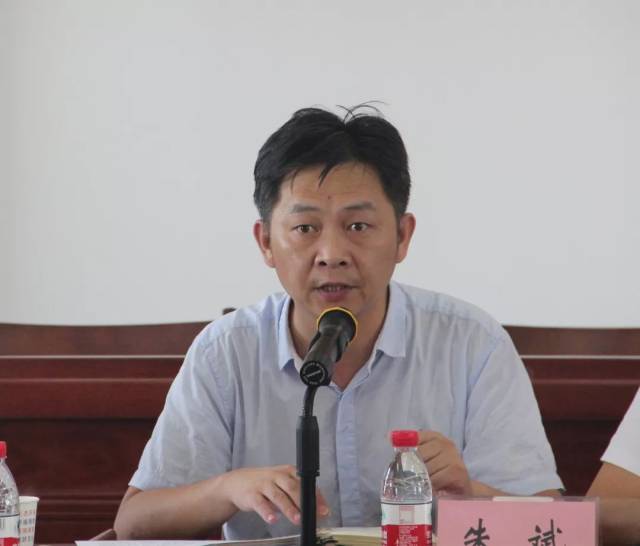 镇党委委员,副镇长"低散乱"整治办主任朱斌通报了全镇"低散乱"整治