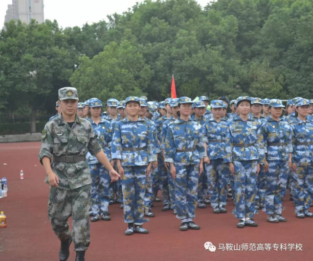 万少杰,马鞍山师范高等专科学校教师教育系2016级语文教育1班学生.