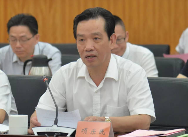 湖州市副市长项乐民汇报湖州绿色金改试验区建设总体情况.