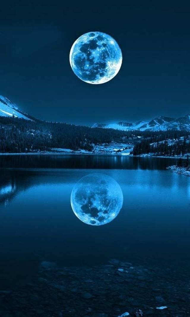 月是故乡明,远方的你想家了吗?唯美天空月亮图片