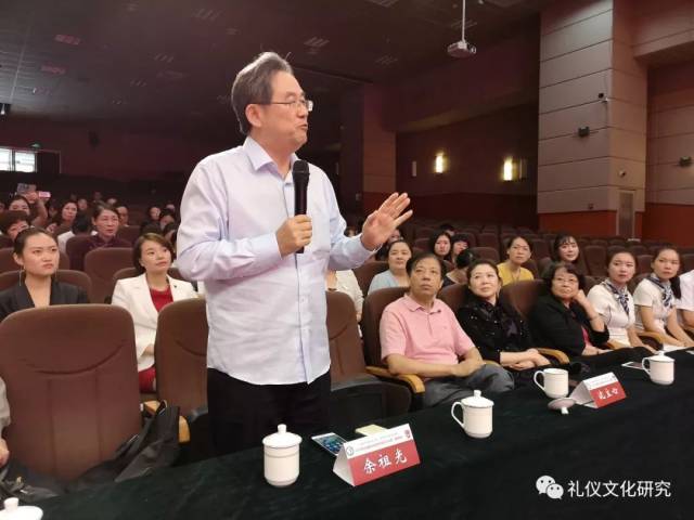 中国职业技术教育学会副会长余祖光讲话